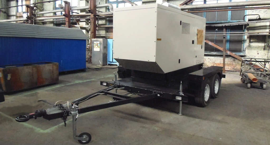 Передвижная электростанция на прицепе в кожухе